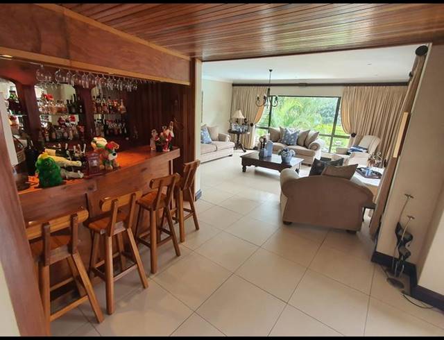 5 BEDROOM HOUSE FOR SALE IN UMHLANGA CENTRAL